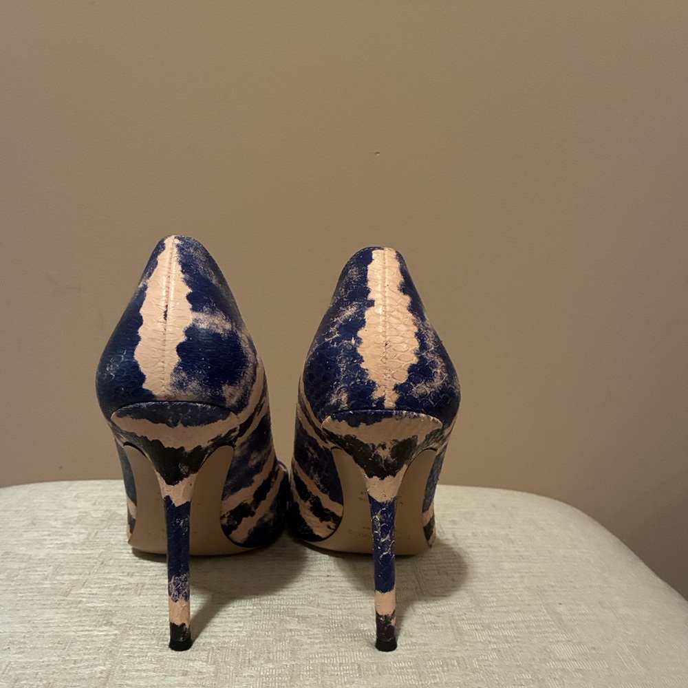 Kate Spade Pump - Picture 3 of 5